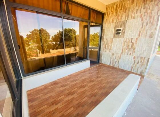 Vende-se Moradia t5+1 na sommerchield 2 a 5minutos da av Julius nherere