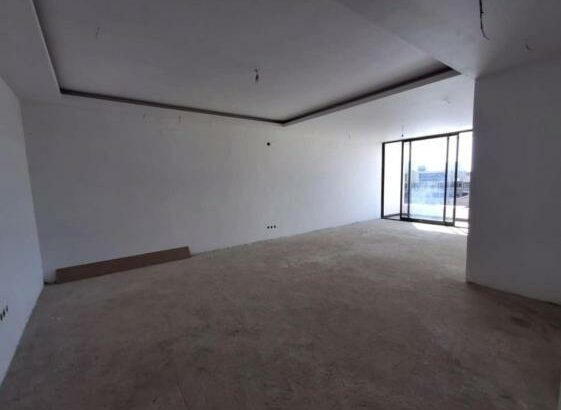 Vende-se Moradia luxuosa t5+1 com elevador no triunfo