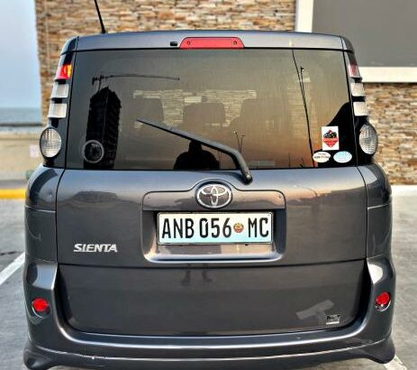 Toyota Sienta aproveita