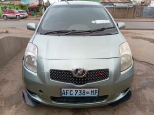 Toyota Vitz recente aproveita