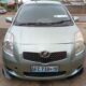 Toyota Vitz recente aproveita