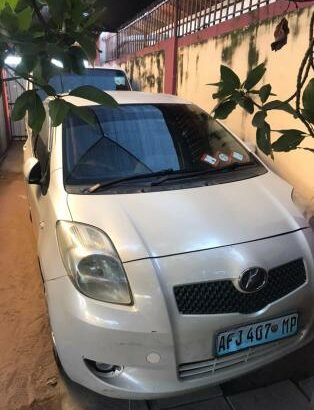 Toyota Vitz novo aproveita