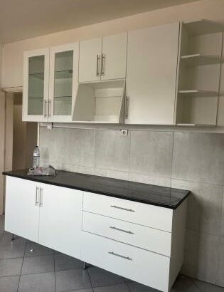 Arrenda se top tipo 3 no Jardim