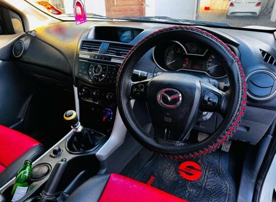 Mazda BT50 oportunidade única aproveita
