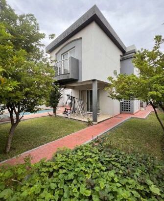 Vende-se uma moradia tipo 4 no condomínio shaphire na matola