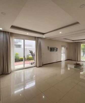 Vende-se uma moradia tipo 4 no condomínio shaphire na matola