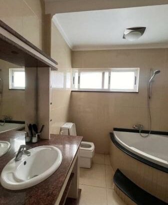 Vende-se uma moradia tipo 4 no condomínio shaphire na matola