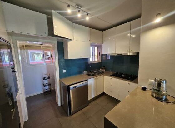 Vende-se apartamento T3 quarto suíte no condomínio casa jovem,  costa do sol