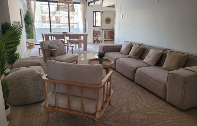 Vende-se um apartamento tipo 3 na polana/ Julius nherere