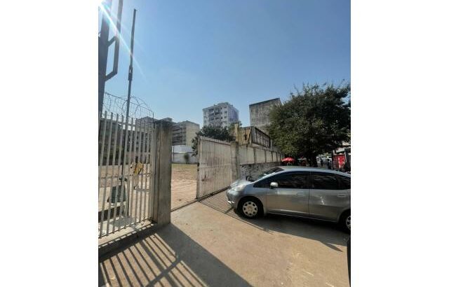 Arrenda-se espaço comercial de 1600 m² para venda de viaturas