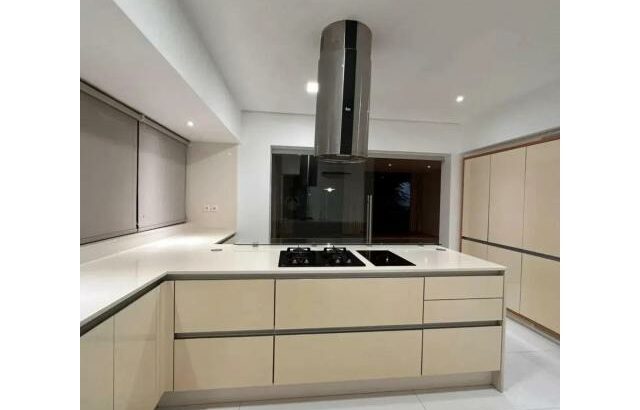 Arrenda-se um apartamento tipo 3na polana