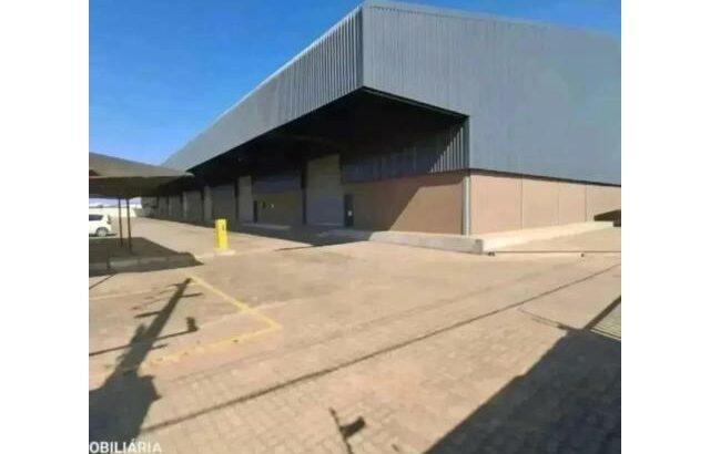 Arrenda-se um Armazem com cerca de 3510m² na N4 matola