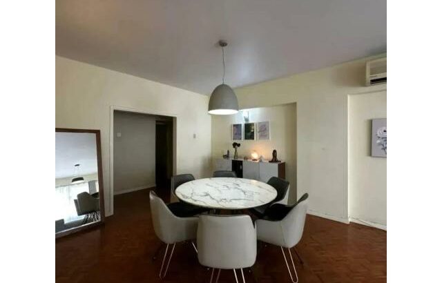 Vende-se um apartamento tipo 4 na polana no 6 andar com vista ao mar