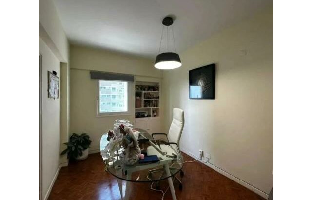 Vende-se um apartamento tipo 4 na polana no 6 andar com vista ao mar