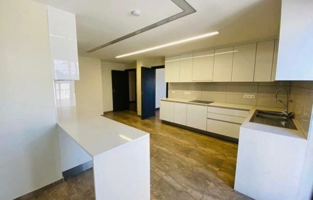 Vende-se uma penthouse tipo 5 no condomínio MARESIAS com vista ao mar