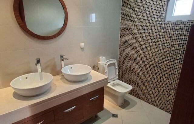 Vende-se uma moradia duplex tipo 4no Condomínio Garden park na Matola