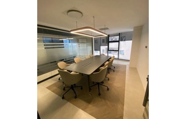 Arrenda-se um escritório mobilado no condomínio parkmoza na Sommerschield