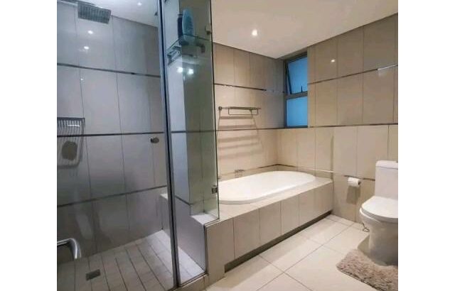 Arrenda-se luxuoso Apartamento T2 mobilado no marés