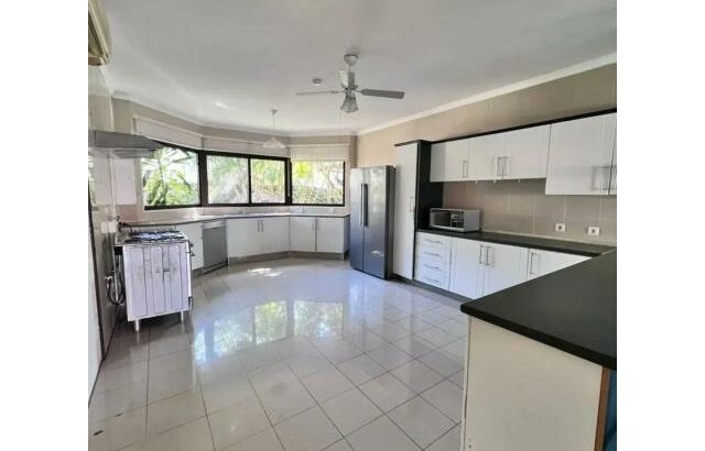 Arrenda-se uma moradia Tipo 4 no condomínio Sommerschield state