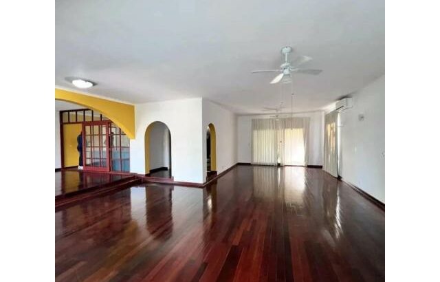 Arrenda-se uma moradia Tipo 4 no condomínio Sommerschield state