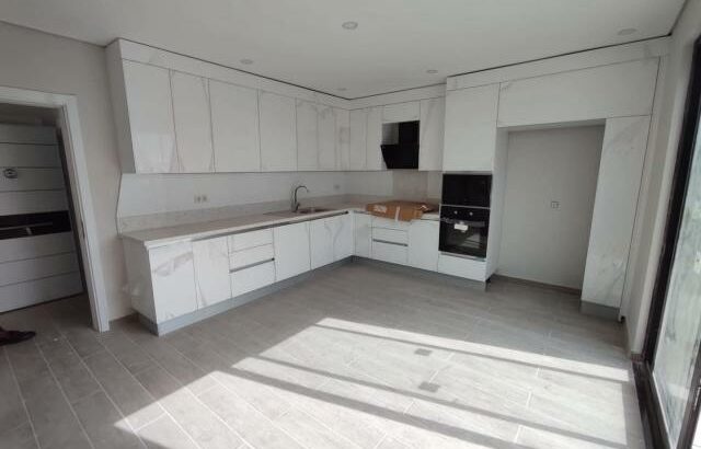 Vende-se um apartamento tipo 3 na Sommerschield no condomínio Vila Antúrio