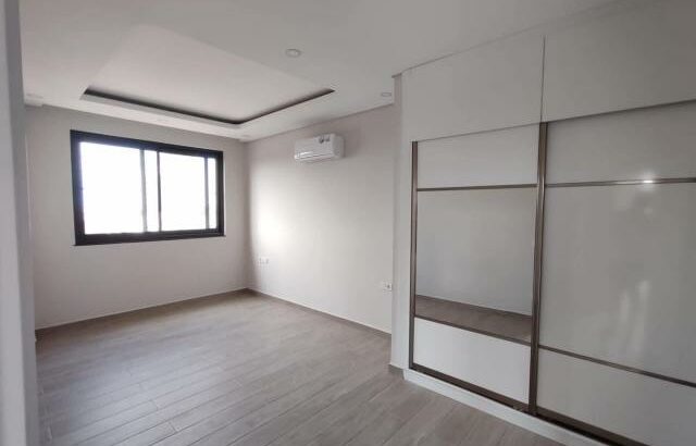Vende-se um apartamento tipo 3 na Sommerschield no condomínio Vila Antúrio