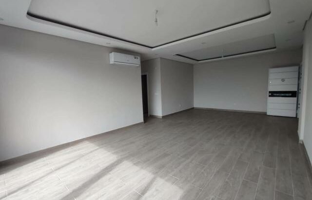 Vende-se um apartamento tipo 3 na Sommerschield no condomínio Vila Antúrio