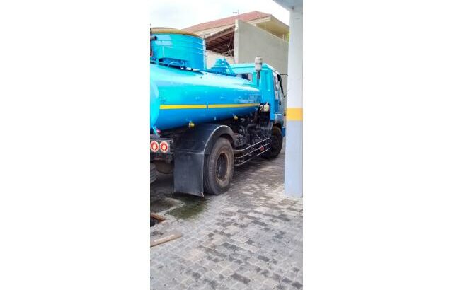 Prestamos serviços de limpeza de fossas septicass valas e drenos