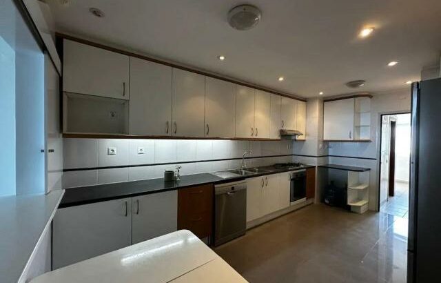 Arrenda-se um apartamento tipo 3 mobilado no condomínio varandas na Julius Nyerere