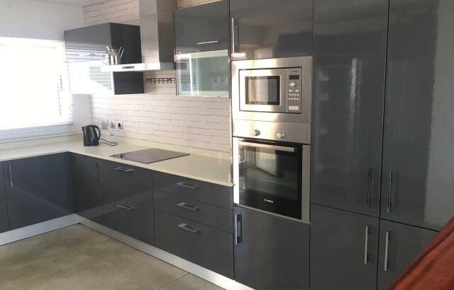Vende-se um apartamento duplex tipo 3 com mobília  na marginal
