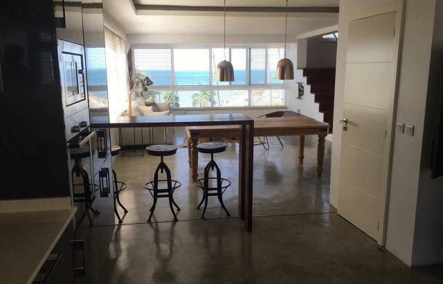 Vende-se um apartamento duplex tipo 3 com mobília  na marginal