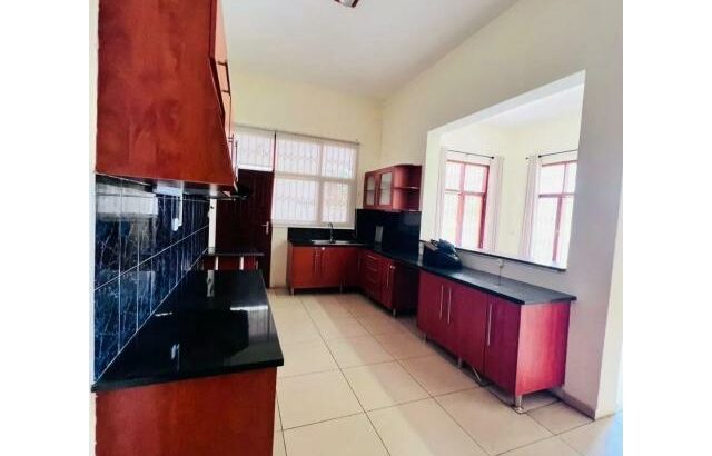 Arrenda-se uma moradia Tipo 4 na Sommerschield 2