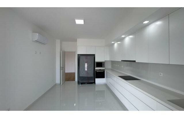 Arrenda-se luxuoso Apartamento T3 no condomínio New life