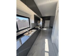 Vendo Moradia Geminada T.4 Suite: Costa do Sol Mapulene VIP