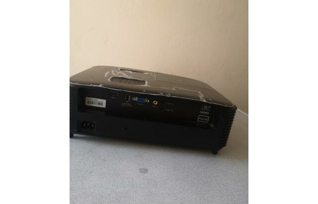 Projetor Optoma S336 DLP 4000 ANSI Lúmens concebido para salas de aula, igrejas e cinema