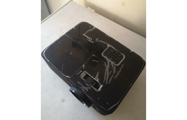 Projetor Optoma S336 DLP 4000 ANSI Lúmens concebido para salas de aula, igrejas e cinema