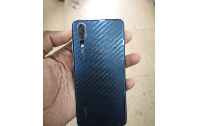 Huawei P20 normal 128GB +6GB RAM novo fora da caixa  com capa