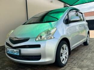 Super promoção Vendo Toyota RACTIS 1.5 Recém importado em perfeitas condições de conservação