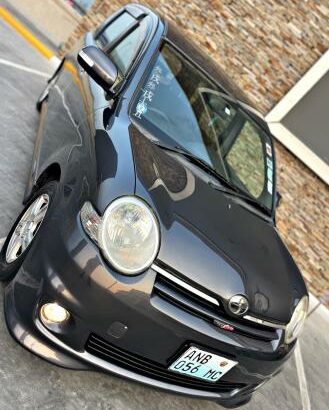 Toyota Sienta aproveita