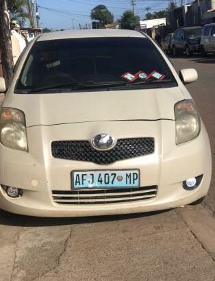 Toyota Vitz novo aproveita