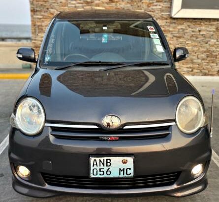 Toyota Sienta aproveita