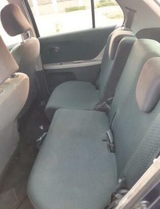 Toyota Vitz novo aproveita