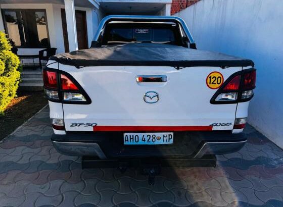 Mazda BT50 oportunidade única aproveita
