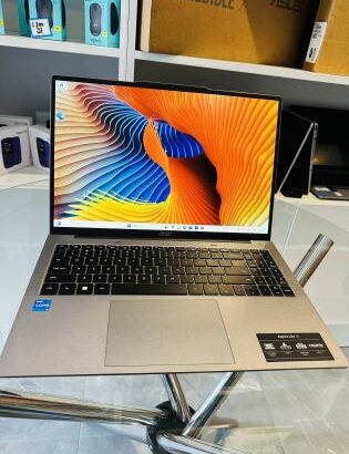 Acer Aspire Lite AL16,Laptop  Semi Novo, 12th Gen Intel ,Core i5-1235U ,10 Cores 4.6GHz,8 GB DDR5 SDRAM,512GB SSD Storage NVMe,Intel Iris XE Graphics