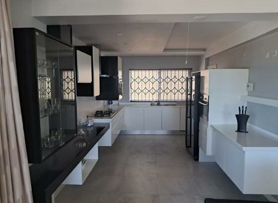 apartamento T3 na  Av Marginal proximo ao hotel sat southern sun. @Vista ao Mar**