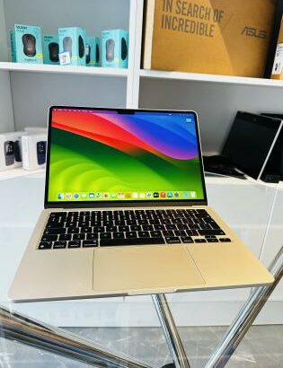 Apple MacBook Air 2022 M2 Semi Novo Processor: M2 RAM Memory: 8GB Storage: 256GBSSD Display :⁠13.6”,Retina  Resolution: (2560×1440) Bateria 100%,Carre
