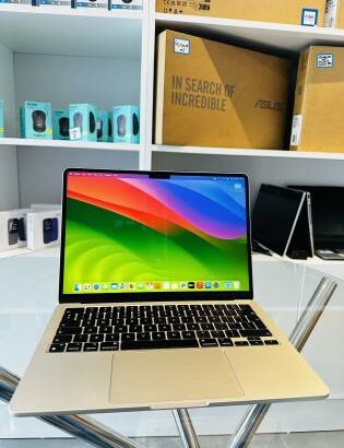 Apple MacBook Air 2022 M2 Semi Novo Processor: M2 RAM Memory: 8GB Storage: 256GBSSD Display :⁠13.6”,Retina  Resolution: (2560×1440) Bateria 100%,Carre