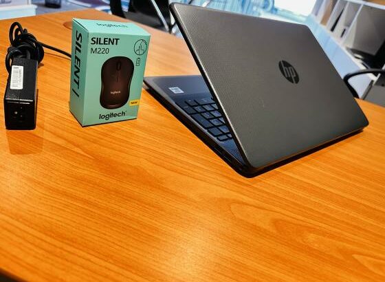 Aproveite esta promoção  Lap Top HP 250 G8 Notebook PC  Intel core i5-1035G1 1.00GHz (08 CPUs) 8GB DDR4 SDRAM  256 GB SSD NVMe Intel UHD Graphics  15.