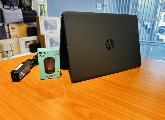 Aproveite esta promoção  Lap Top HP 250 G8 Notebook PC  Intel core i5-1035G1 1.00GHz (08 CPUs) 8GB DDR4 SDRAM  256 GB SSD NVMe Intel UHD Graphics  15.