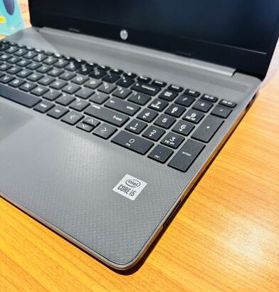 Aproveite esta promoção  Lap Top HP 250 G8 Notebook PC  Intel core i5-1035G1 1.00GHz (08 CPUs) 8GB DDR4 SDRAM  256 GB SSD NVMe Intel UHD Graphics  15.